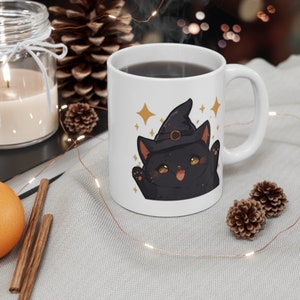 Simpatico gatto dei cartoni animati con un cappello da strega sulla tazza da caffè, Emote carina, Gatto dei cartoni animati, Gatto carino, Gatto nero, Halloween, Regalo di Halloween,