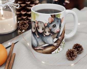 Opossum en baby's in een boom koffiemok, opossummok, opossum, bosdier,
