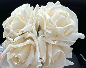 white flowers bouquet