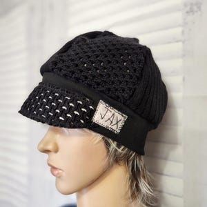 Zrecyklingowany kapelusz z recyklingu - Adult ML - czarny kapelusz gazeciarza - kapelusz w stylu flapper - kapelusz dla osób cierpiących na łysienie plackowate i chemioterapię - Jax Hats #111