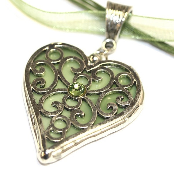 Round Stained Glass and  Filigree Heart Pendant (SGht-P8)