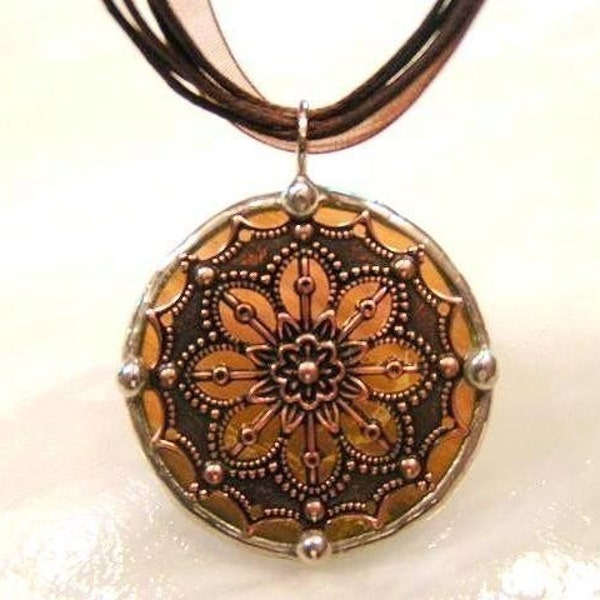 Round Stained Glass and Filigree Pendant (SGV-P1)