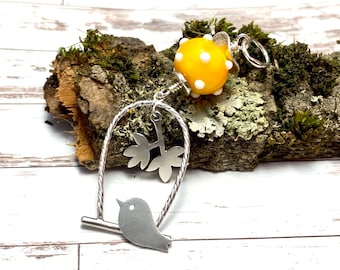 Cute bird on a swing pendant, good luck gift, handmade lampwork, artisan jewelry, one of a kind, handmade, PerpetuaFelicitas