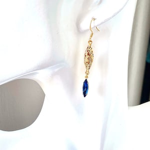 boucles d&#39;oreilles en cristal vintage, bijoux artisanaux, cadeau pour elle, paire de boucles d&#39;oreilles légères en filigrane d&#39;or, Jane Austen, époque Regency, bleu céruléen