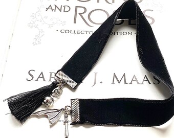 Bookmark,A court of wings and ruin inspired, handmade bookmark, ACOWAR, Feyre, Rhys, Cauldron, wing span, Night court, black, fandom art