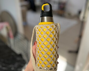 netting crochet bottle holder. unique personalized gift. cream color sholder bag. water bottle holder. crossbody thermos cup. cotton bag.