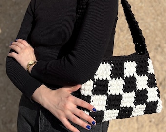Bolso de hombro de crochet con diseño de cuadros hecho a mano, bolso de punto en blanco y negro, bolso de mano con estampado gráfico