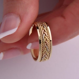 Verlovingsring, trouwring, ring, gouden ring, handgemaakte ring, gevlochten ring, gedraaide ring afbeelding 4