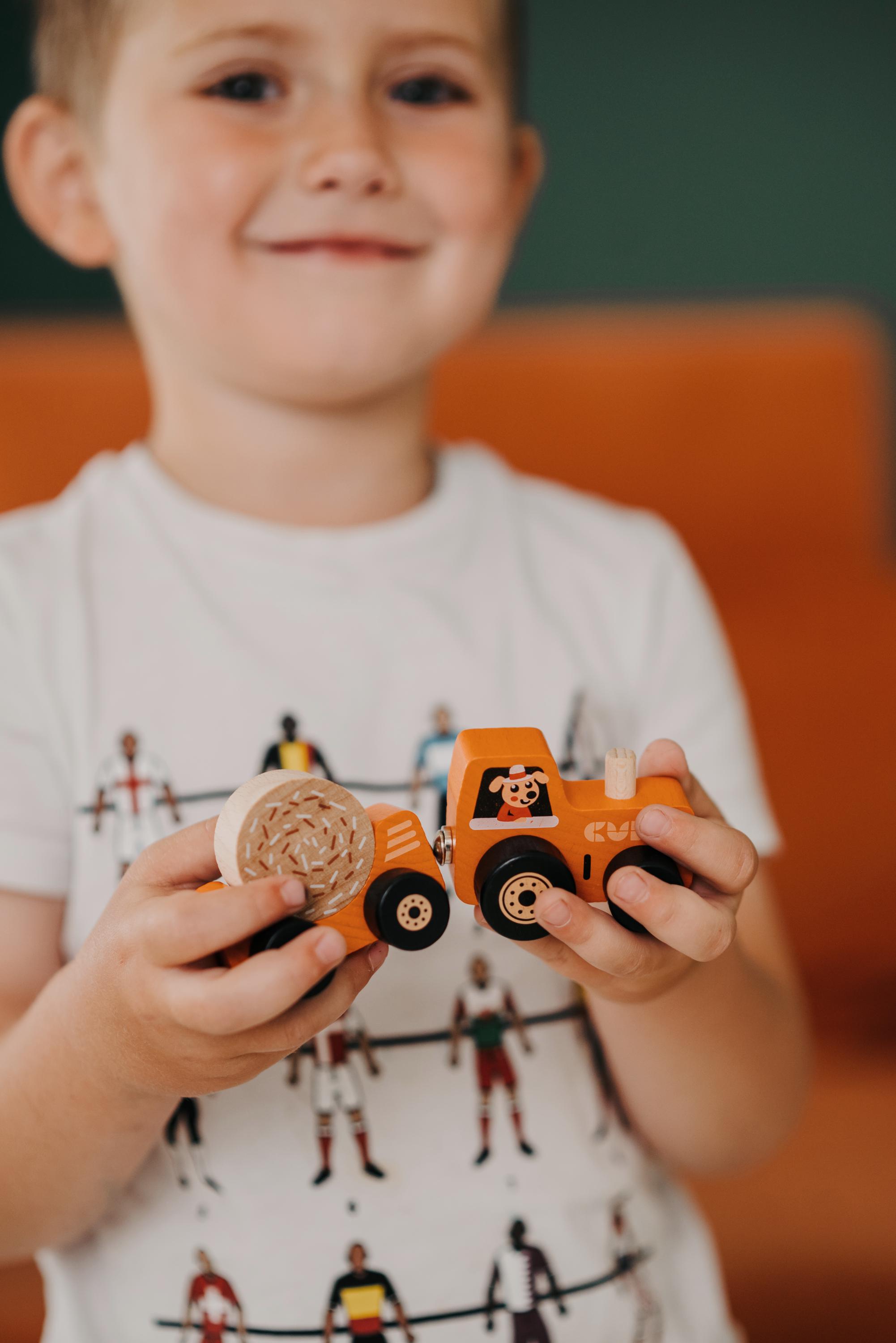256600_7 256600_7