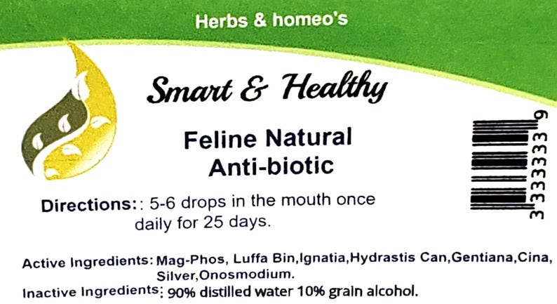 Pu&ograve; includere: Un'etichetta verde e bianca con il testo "Herbs & homeo's Smart & Healthy Feline Natural Anti-biotic" e istruzioni per l'uso. L'etichetta include anche un codice a barre e il testo "3333333 9".