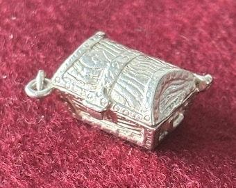Vintage Sterling Silver 925 Charm Pendant. Opening Treasure Chest. Opens.