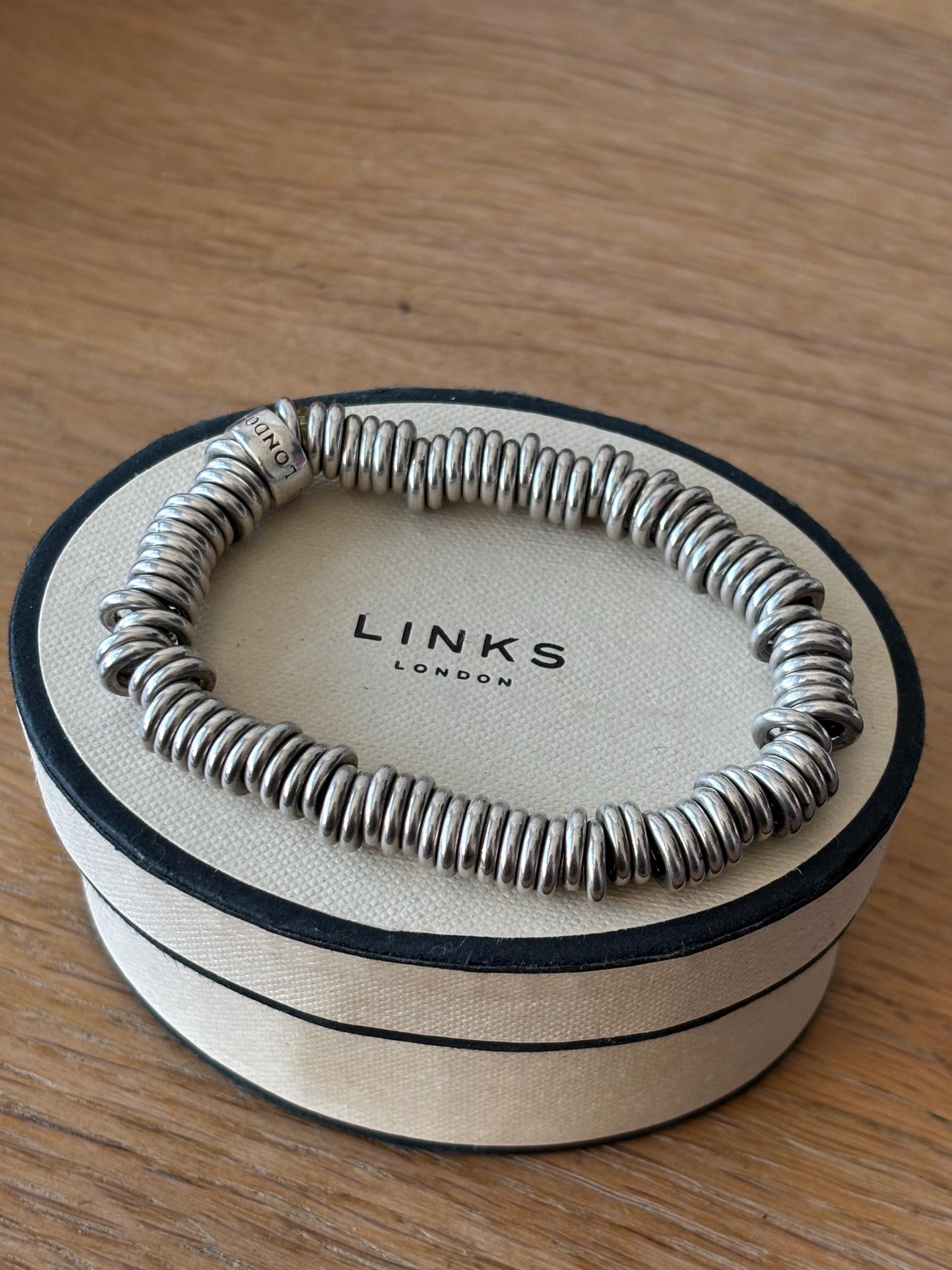 LlNKS.  LONDN    バングルとチャーム 2006-Links-of-London-Sterling-