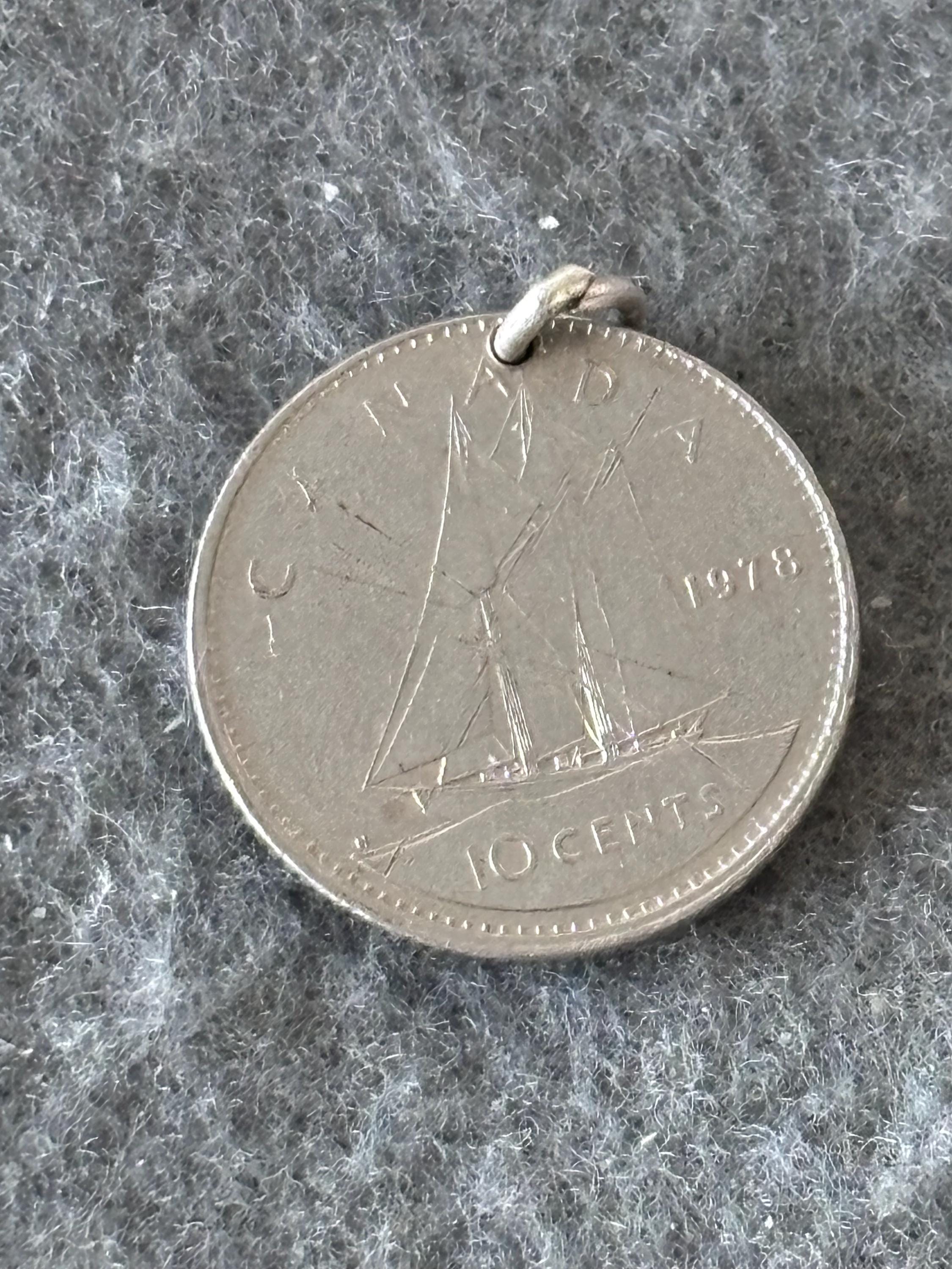 DO NOT DO 10coin pendant 美品 Vintage Nickel Charm Pendant. 1978 Canada Dime 10c Coin. Bluenose
