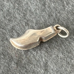 Ciondolo vintage in argento sterling 925. Zoccolo olandese Amsterdam.