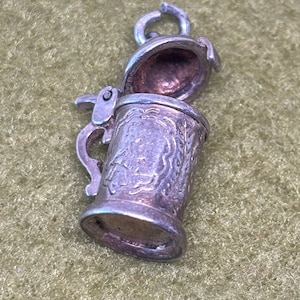 Vintage Sterling Silver 925 Charm Pendant. Opening Beer Tankard/Stein with Detailing. Tankard Opens.