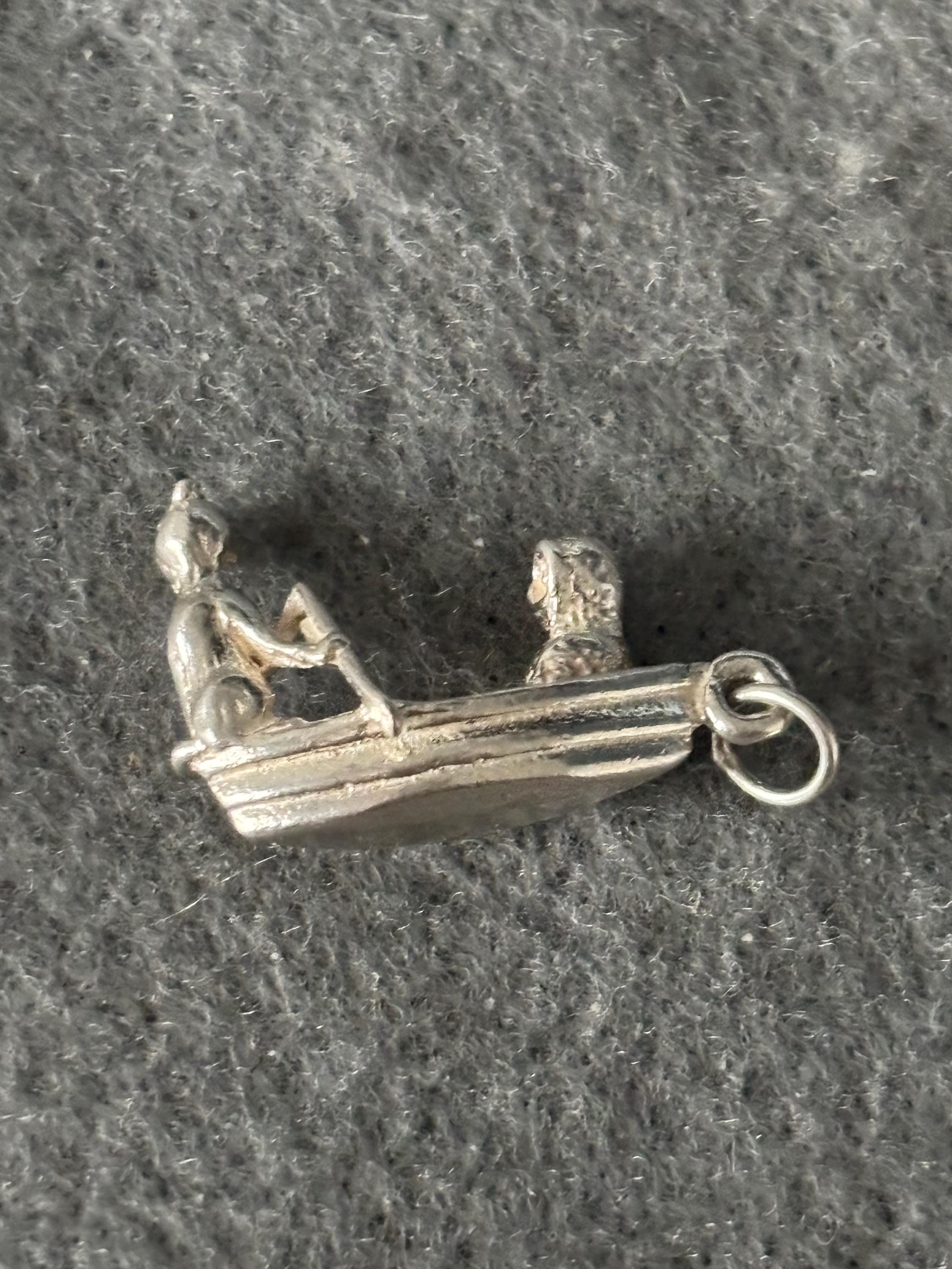 Vintage Sterling Silver 925 Charm Pendant. Owl and The Pussycat in a Pea Green Boat.