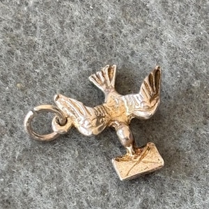 Vintage Sterling Silber 925 Charm Anhänger. Love Bird geliefert Liebesbrief im Flug.
