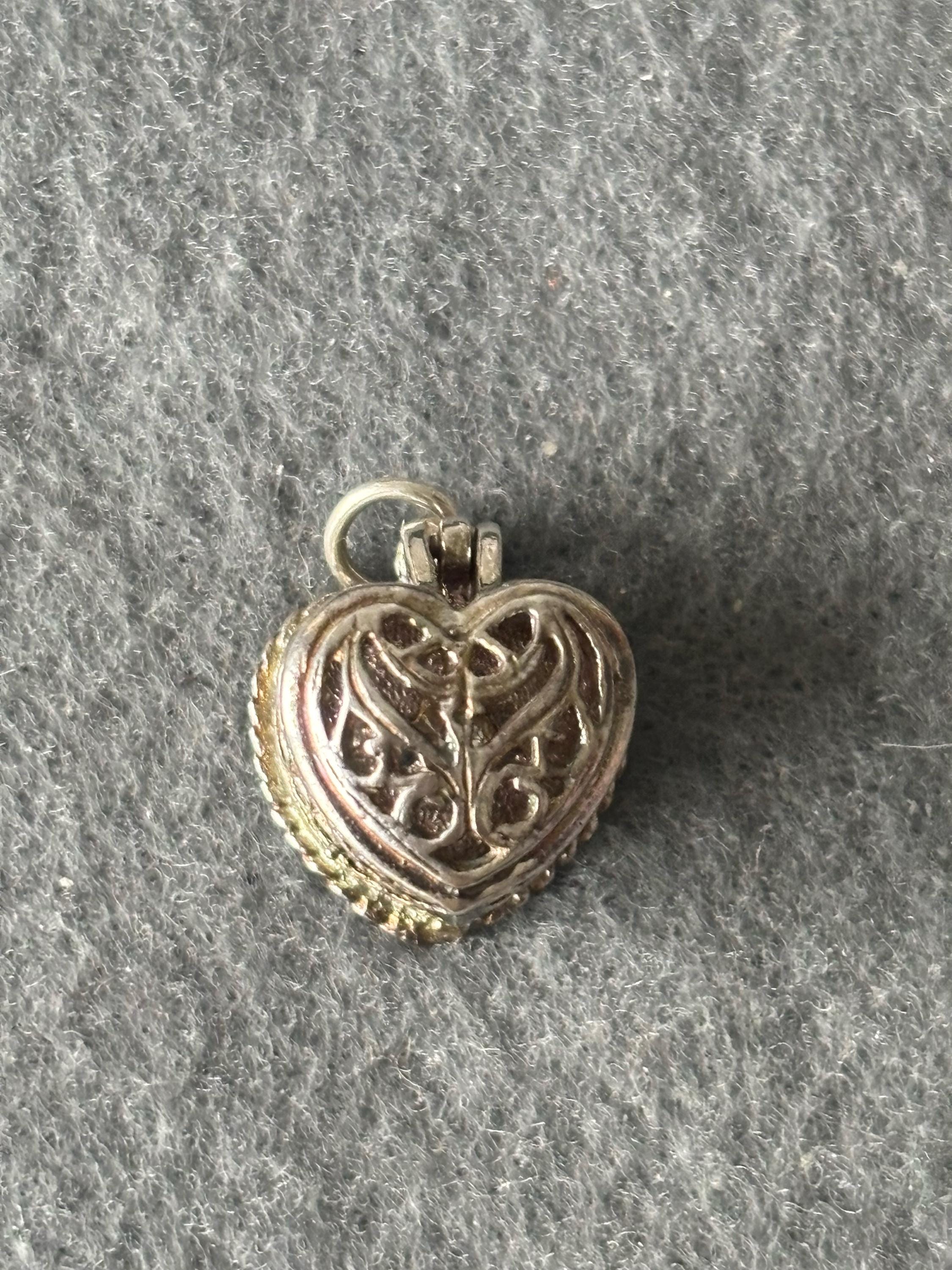 CHIM Vintage Sterling Silver 925 Charm Pendant. Opening