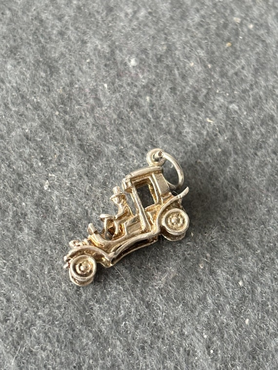ヴィンテージ スターリングシルバー 925 チャームペンダント。運転 