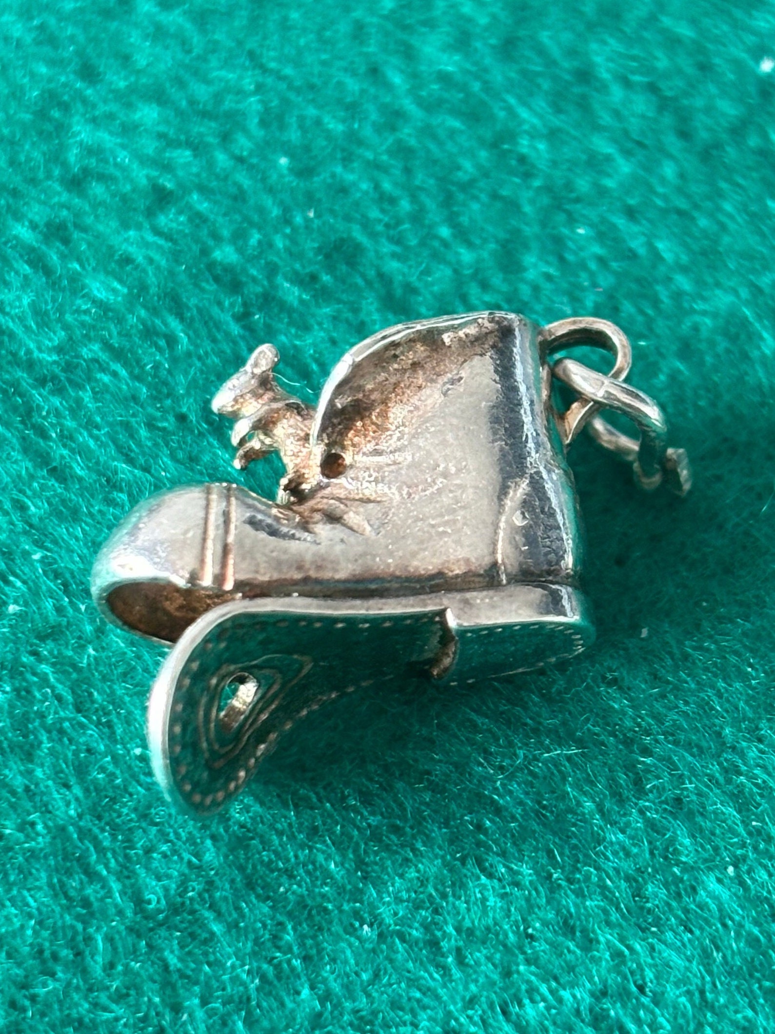 Pendentif Ancien En Métal Argenté - Forme De Bottine, Occasion, Vintage