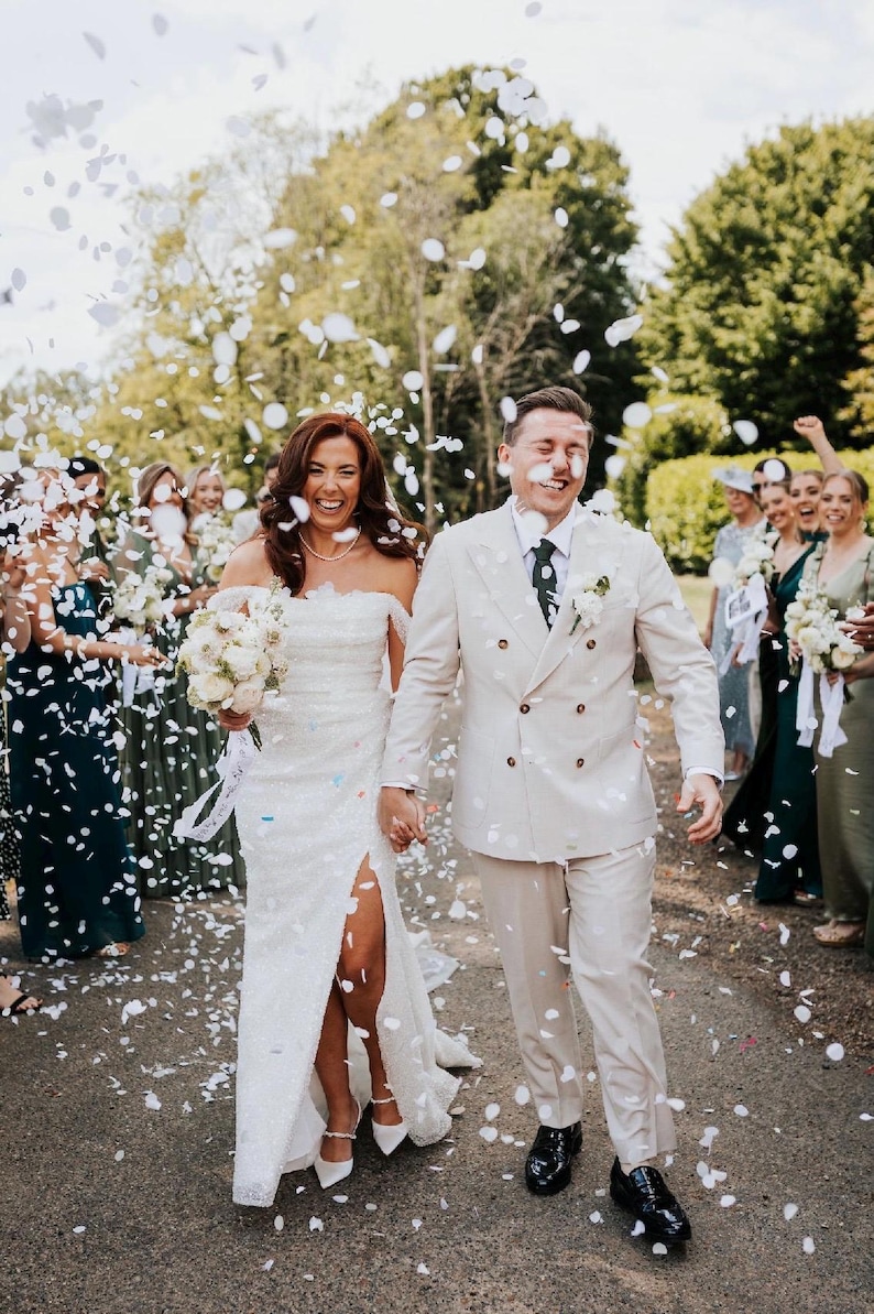 Biodegradable Confetti | White & Ivory Paper Confetti | 7 Handfuls + image 3