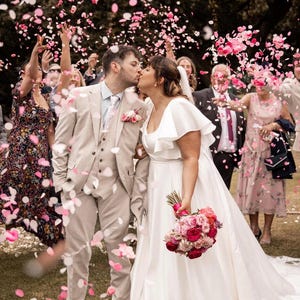 Mixed Pink Biodegradable Paper Confetti | 7 Handfuls + Bild 3