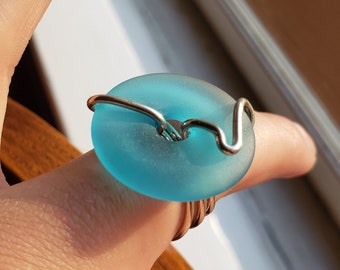 Statement Ring 925 Sterling Silver Artisan High Quality Aqua Blue Sea Glass Ring Wire Hand Crafted Size 6 Mid Century Modern