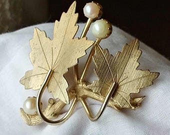 Sarah Coventry Brooch Pin 1965 Precious Statement Rare Pearl Maple Leaf Designer High Relief Dimensional Pearl Gold tone SARAHCOV Signed