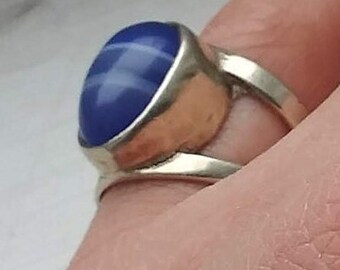 Statement Ring Artisan Blue Stone Unsigned Stylized 925 Silver Sterling Art Moonstone Look Mad Men Unmarked Cocktail Ring Size 5.5 Chunky