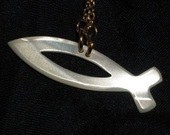 Ichthys Necklace Peace Fish Jesus Carved Vintage Pendant Love MOP Mother of Pearl Easter Jesus Christ God Savior Christian Catholic Faith