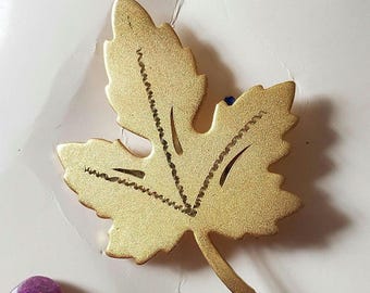 Maple Leaf Brooch Pin Vintage Fall Statement Original Card Back To Nature Gold tone Unique 70's Mod Diamond Cut Etched Mid Century Mad Men