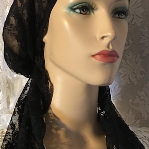 Elegant pre-tied tichel for cancer patients. Women’s black lace headscarf for chemo treatment.