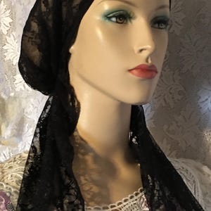 Easy-to-wear pretied scarf for hair loss.
Black lace pre-tied headwrap, no tying required.