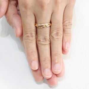 Trio Rolling Ring 18k gold band with diamonds image 9