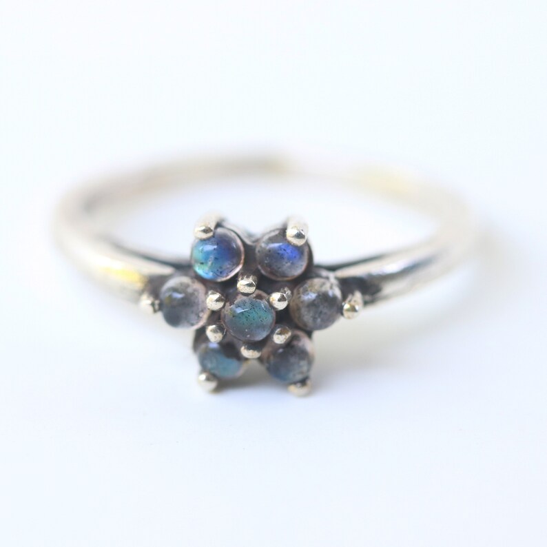 Flower crown ring round cabochon labradorite in silver prongs setting with sterling silver high polished band