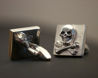 Skull n Bones meets Classic Cufflinks