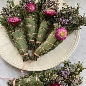 Springtime Blessing Bundle, Sustainable Smoke Ceremony Wand, Dried Flower Bouquet Bild 8