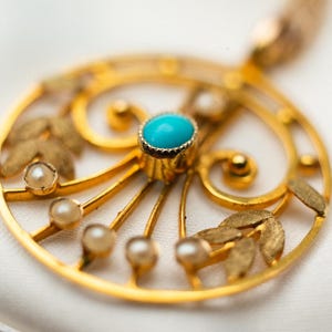 9ct Turquoise and Seed Pearl Pendant.