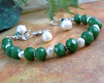 Green Crystal and Freshwater Pearl Bead Bracelet