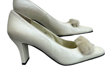 J Renee Womens Size 7.5M Shoes Cream With Real Fur Pump Square Toe Career Heels