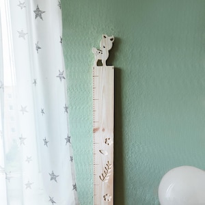 Kindermeetstok HOUT massief houten kindermeetstok gepersonaliseerde houten meetstok met bosdiermotieven, hert en eekhoorn