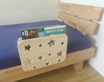 Rausfallschutz Kinderbett HOLZ , praktische 2in1 Bücheregal & Bettschutzgitter mit STERNE Motiv für Bett 90x200 Familienbett