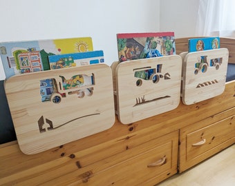 Bücherregal Kinderbett Rausfallschutz, 2in1 Montessori Regal aus Holz mit Fahrzeuge Traktor Lkw Motiv Bettablage