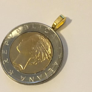 500 Italian LIra Lire Italy bimetal    Coin Pendant made with an Italian genuine coin