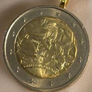 COIN PENDANT.  2 Euro Italian LIra Lire Italy bimetal coin  Coin Pendant made with an Italian genuine coin