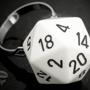 D20 Dice Ring - Adjustable D20 Die Jewelry, RPG Gaming Accessory, Unique Gift for Gamers & Dice Enthusiasts