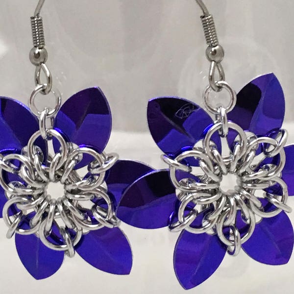 Tiny Scale Flower Chainmaille Tutorial