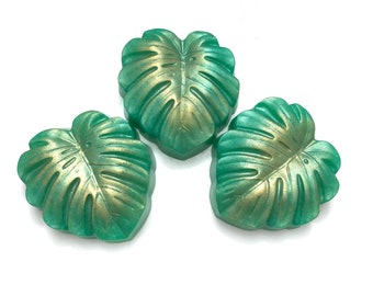 Tropical Monstera Leaf Soap - Exquisite Hawaiian-Inspired Gift