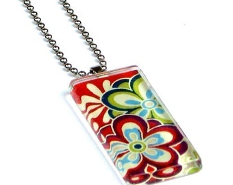 retro flowers necklace pendant - glass and Japanese chiyogami - large peace flowers