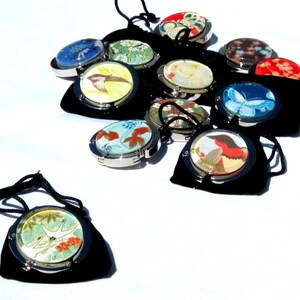 Geisha Gem Purse Hook Wishing Stone A Handcut Glass and Japanese Chiyogami Purse or Bag Hanger Foldable. Portable. Adorable. TM image 5